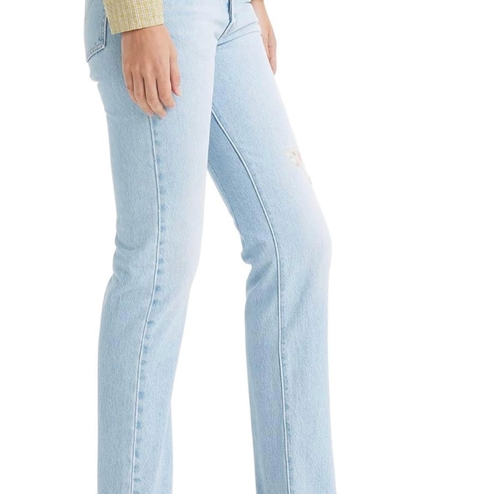Levi Women's Light Blue Distressed Levi 501 Jeans 30 X 30